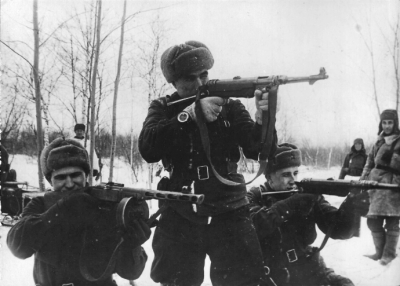 Отстреливались из захваченных немецких автоматов. Как рота Шишинашвили отбила три атаки фашистов из захваченного оружия