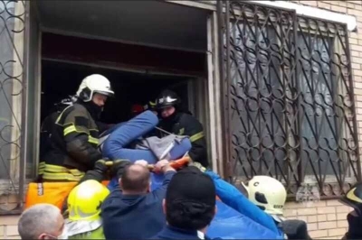 Для госпитализации 400-килограмового москвича вызвали спасателей