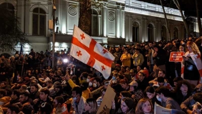 В Тбилиси возобновились массовые протестные акции против законопроекта о иностранных агентах